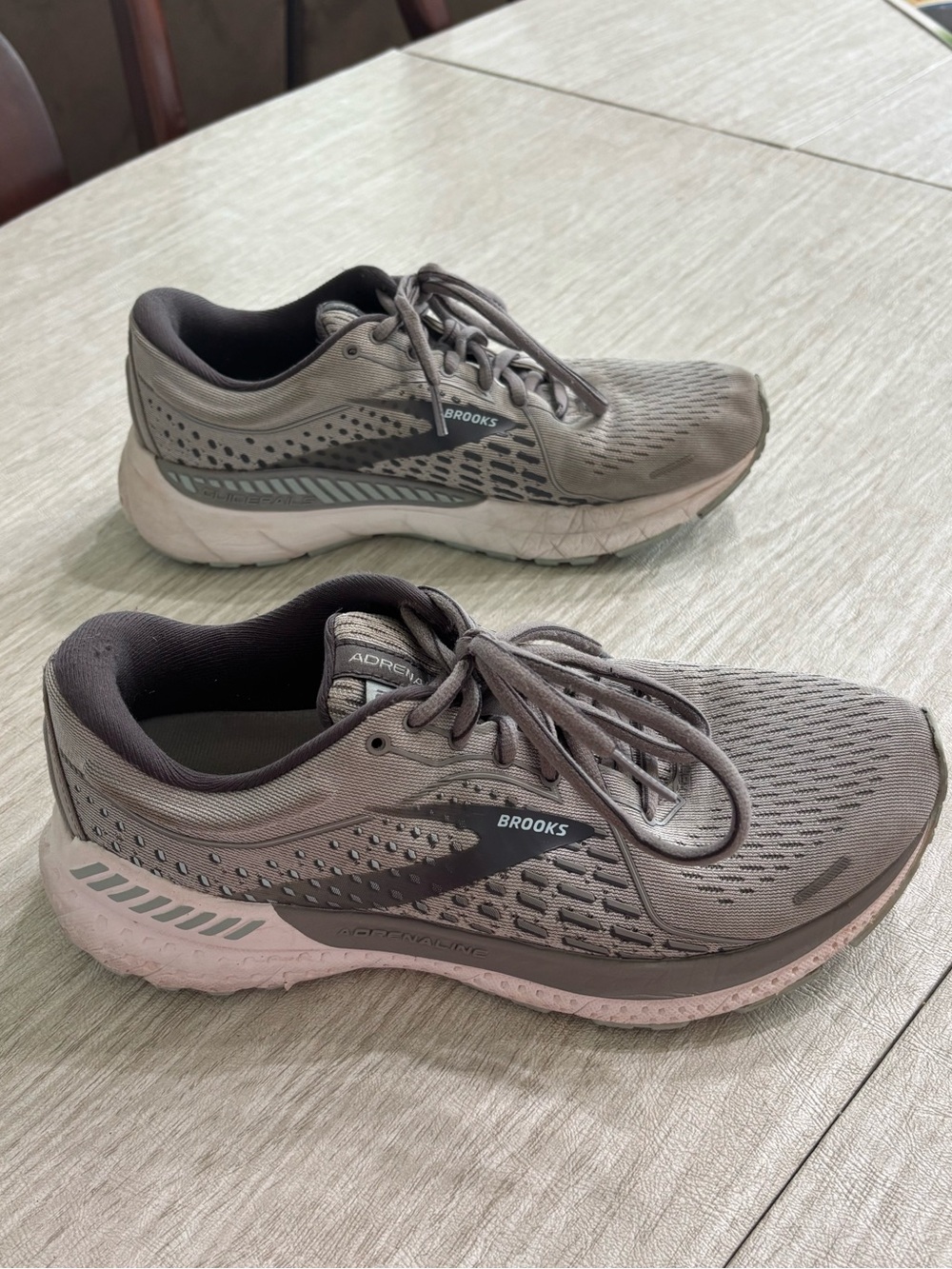 Brooks Women's Gray Adrenaline Running Shoes